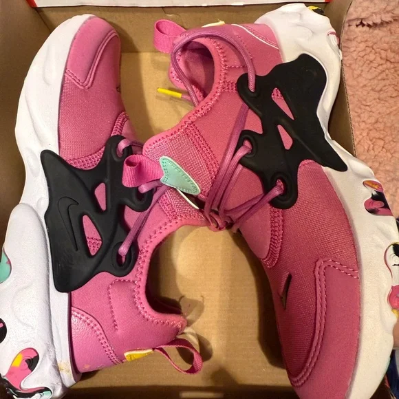 Nike Presto Kids Pink Sneakers size 3 - Picture 7 of 7